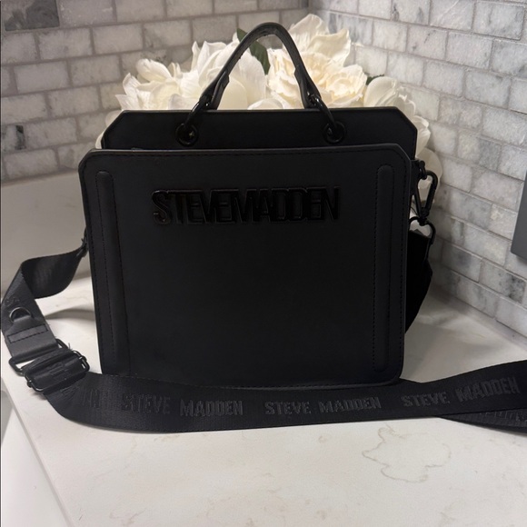 Steve Madden Other - Steve Madden Sleek Black Messenger Bag